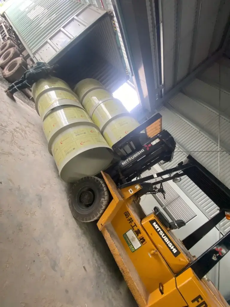 Sắp xếp hàng hóa vào vị trí trong kho sau khi rút container