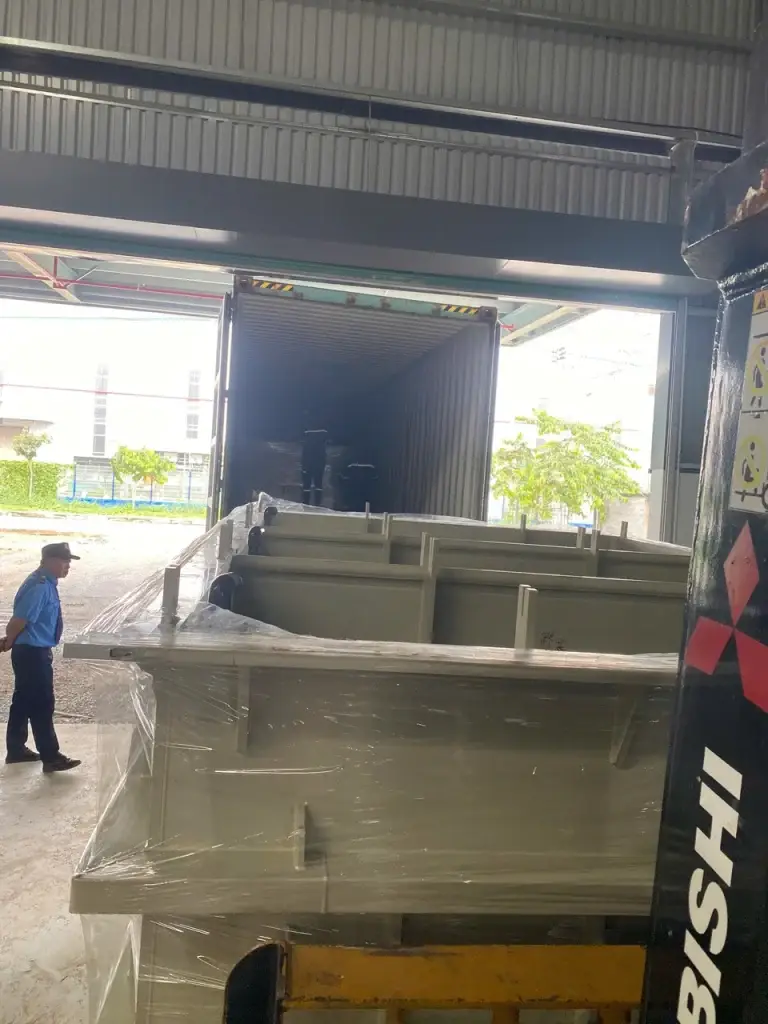 Hoàn tất bàn giao dự án rút ruột container tại kho khách hàng Long An
