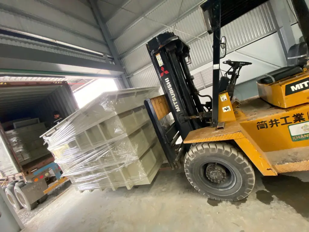 Rút ruột container 40ft theo yêu cầu tại Long An