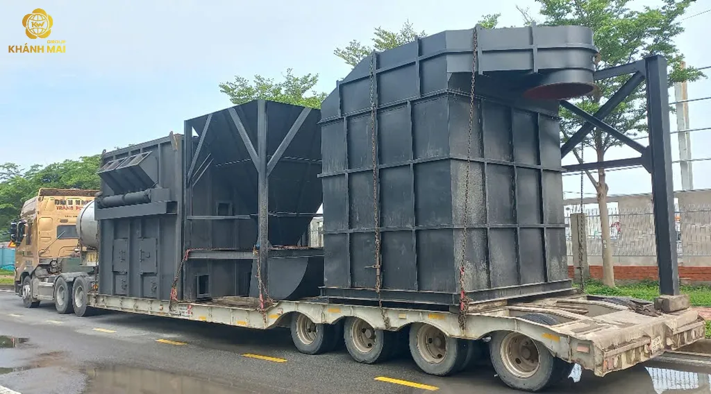 Moóc sàn thấp chở thiết bị công nghiệp kích thước lớn
