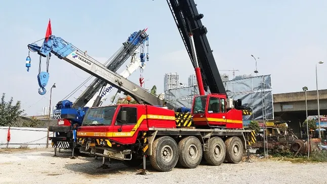 xe cẩu hàng công trình