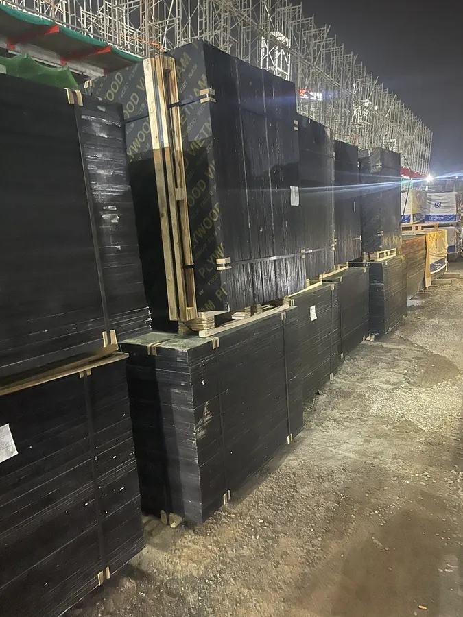 Kiện vật liệu trước khi rút cont tại Tân Sơn Nhì